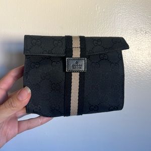 Gucci pouch monogram